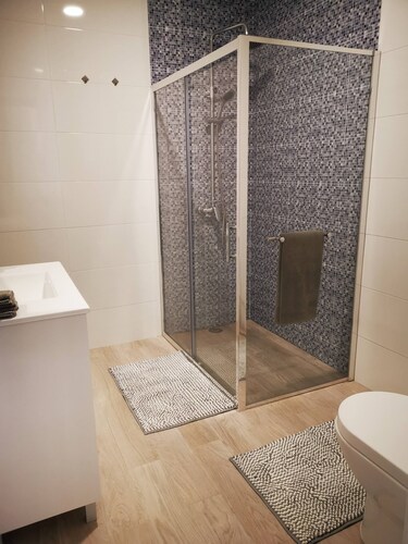 "room in Guest Room - Luxury Room For 6 - Guesthouse"
