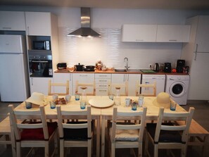 Dormitório compartilhado, 1 quarto, para fumantes, varanda | Cozinha privada