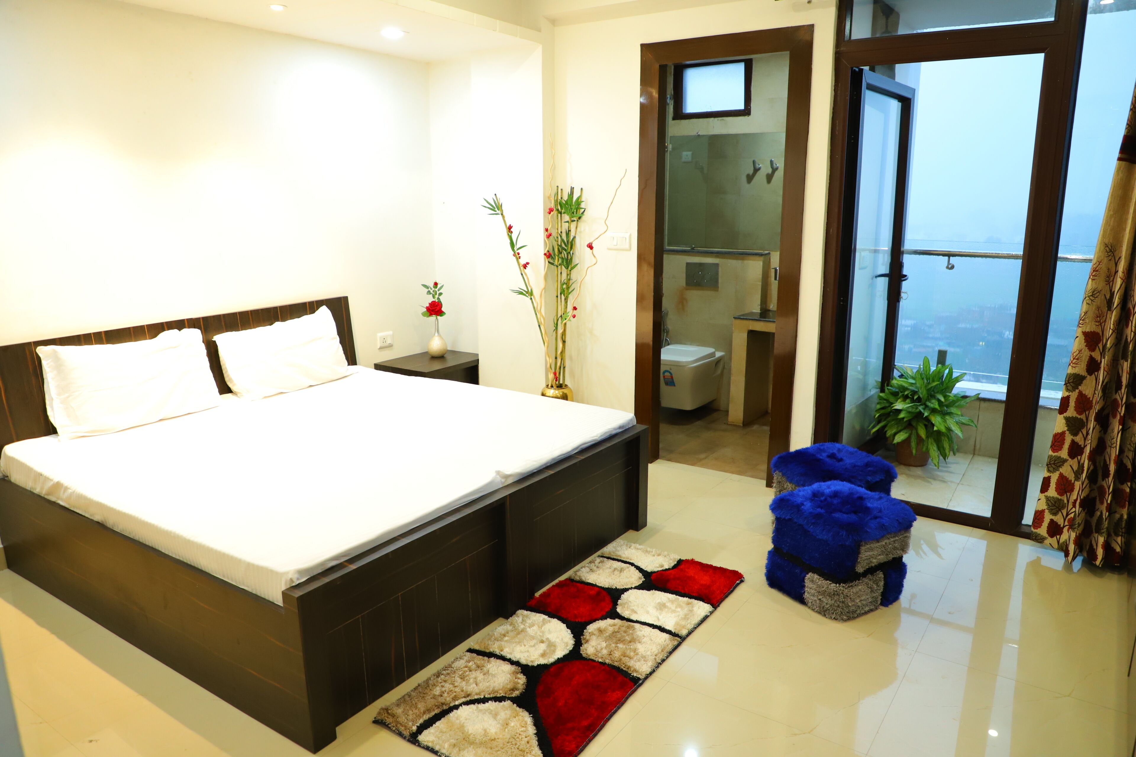 Apartment, 3 Bedrooms, Accessible, Smoking | 4 bedrooms