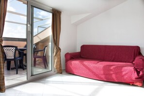 Living area - Emerald Apartment With Sea View (Alghero)