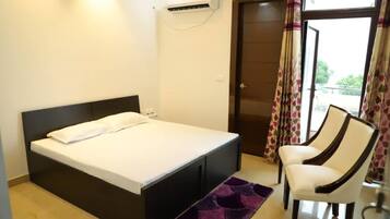Apartment, 3 Bedrooms, Balcony, Mountain View | 3 bedrooms