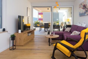 Apartment, 2 Bedrooms, Smoking, Balcony | Living area