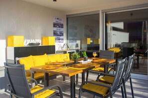 Apartment, 2 Bedrooms, Smoking, Balcony | Outdoor dining