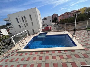 Pool - Oceanview Deluxe Penthouse Apartment With 89m2 Living Space & 90m2 Roof Terrace (Okrug)