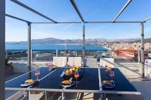 Apartment, 3 Schlafzimmer, Raucher, Balkon | Speisen