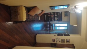 Kamar, 1 kamar tidur, Boleh Merokok | Area keluarga | Buku