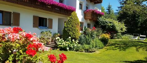 House, 1 Bedroom, Accessible, Balcony | Garden