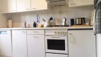 Apartment, 3 Bedrooms, Terrace, City View | Private kitchen | Stovetop, coffee/tea maker
