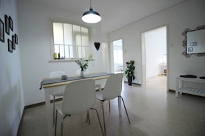 Apartment, 1 Bedroom, Balcony, City View | Property entrance