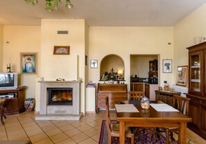 Dining - Room With a sea View (Cogorno)