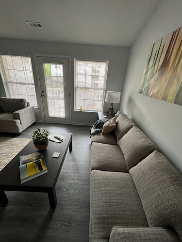 Stylish, Cozy Corporate Condo