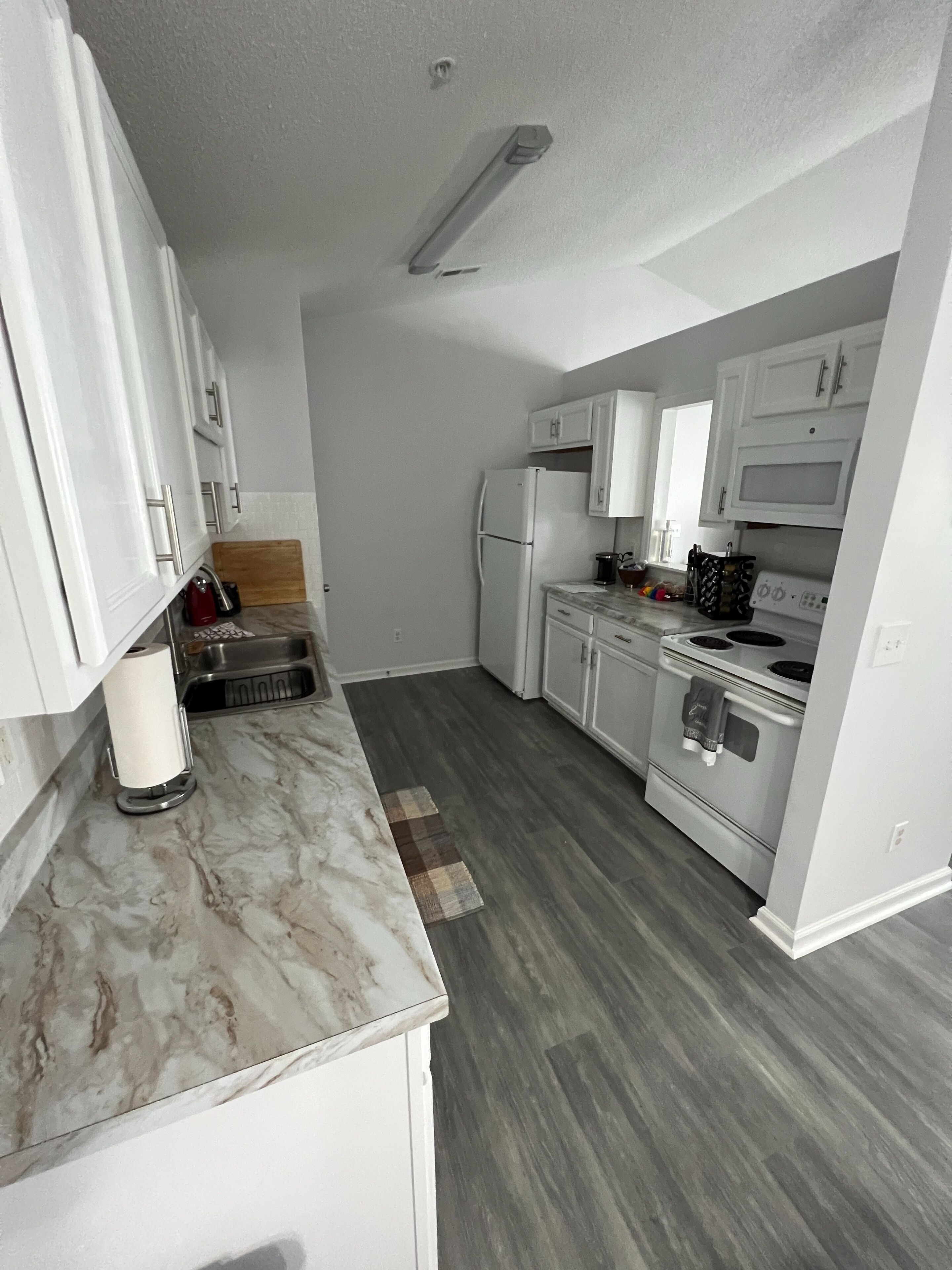 Condo, 3 Bedrooms, Balcony, City View | Interior