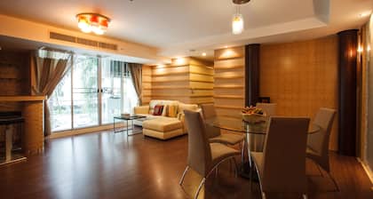 2B - 2 Bedrooms and 2 Bathrooms Located Downtown Apartment With Shared Pool