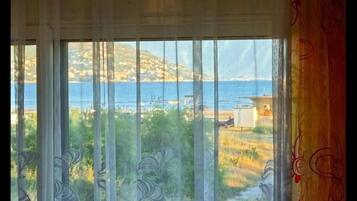 Apartment, 2 Bedrooms, Balcony | Bahagian dalam