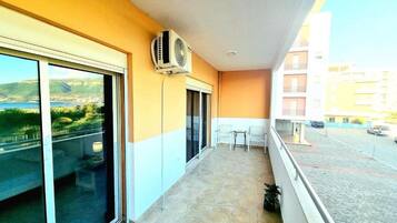 Apartment, 2 Bedrooms, Balcony | Balkoni