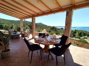 Dining - Soothing Holiday Home Green Life (Tkon)