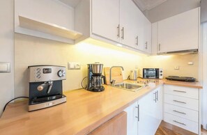 Apartamento, 2 quartos, sacada, vista para a cidade | Parte interna