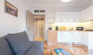Living area - Adelos Central City Apartment Acharnon In Athens (Athens)