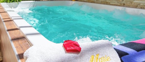 Shared Dormitory, 1 Bedroom, Accessible, Smoking | Garden