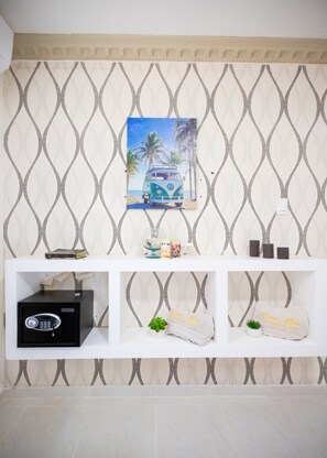 Shared Dormitory, 1 Bedroom, Accessible, Smoking - Room-central 1bd and Bth With Common Pic (Sosúa)