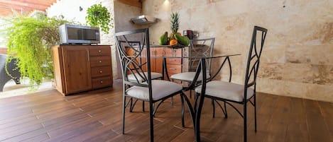 Shared Dormitory, 1 Bedroom, Accessible, Smoking | Interior