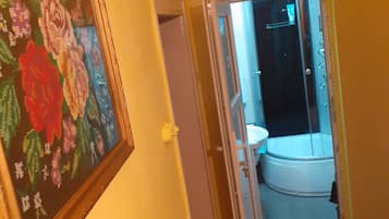 House, 2 Bedrooms, Smoking, Patio | Bathroom