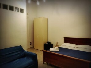 Room, 1 Bedroom, Accessible, Smoking - Room-come and Visit Naples !! We Look fo (Naples)