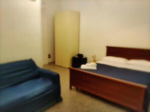 Room, 1 Bedroom, Accessible, Smoking - Room-come and Visit Naples !! We Look fo (Naples)