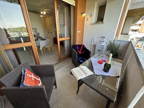 Studio, Mehrere Schlafzimmer, Balkon, Gartenblick | Außenbereich