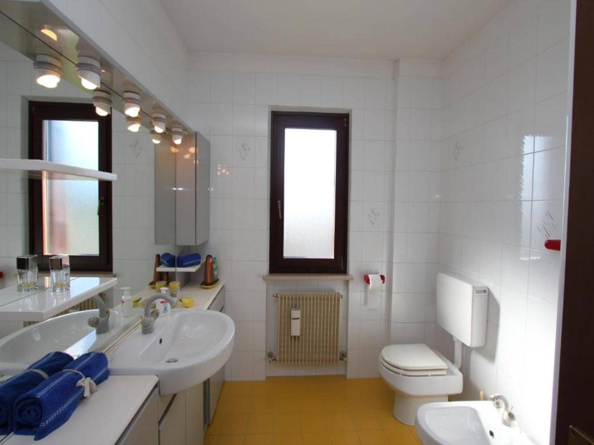 Appartamento, 3 camere da letto, balcone, vista città | Bagno
