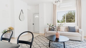 Villa - 3 sovrum - privat pool - utsikt mot poolen | Vardagsrum