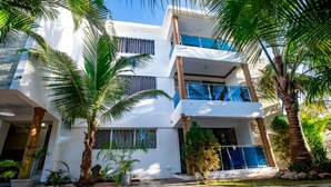 Apartemen, 2 kamar tidur, Boleh Merokok, kolam renang pribadi | Pemandangan dari properti