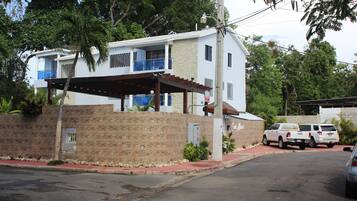 Condo, 1 habitación, con acceso para personas discapacitadas, para fumadores | Vista frontal de la propiedad