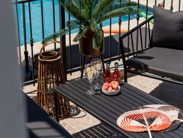 Villa, 3 habitaciones, alberca privada, vista a la alberca | Restaurantes