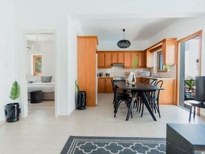 Villa, 3 Schlafzimmer, eigener Pool, Poolblick | Speisen