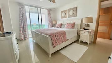 Apartment, 3 Bedrooms, Accessible, Smoking | 3 bedrooms