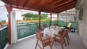 Balcony - Comfortable Apartment Margita Near sea (Sucuraj)