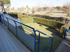 Apartment, 2 Schlafzimmer, Terrasse, Gartenblick | Blick von der Unterkunft