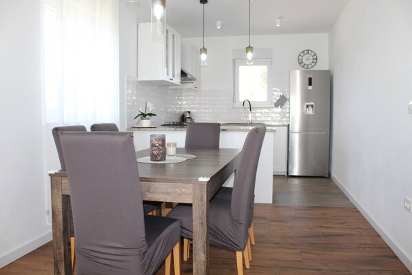 Apartment, 4 Bedrooms, Smoking, Terrace | Private kitchen