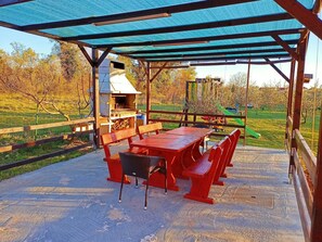Apartment, 4 Bedrooms, Smoking, Terrace | Outdoor dining