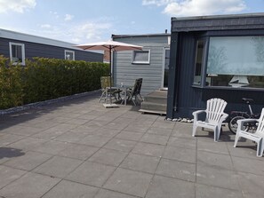 屋外ダイニングエリア