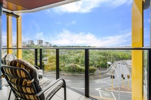 Property grounds - Free drinks!! Nearby SkyCity Auckland, Casino & viaduct. Family Friendly  (Auckland)