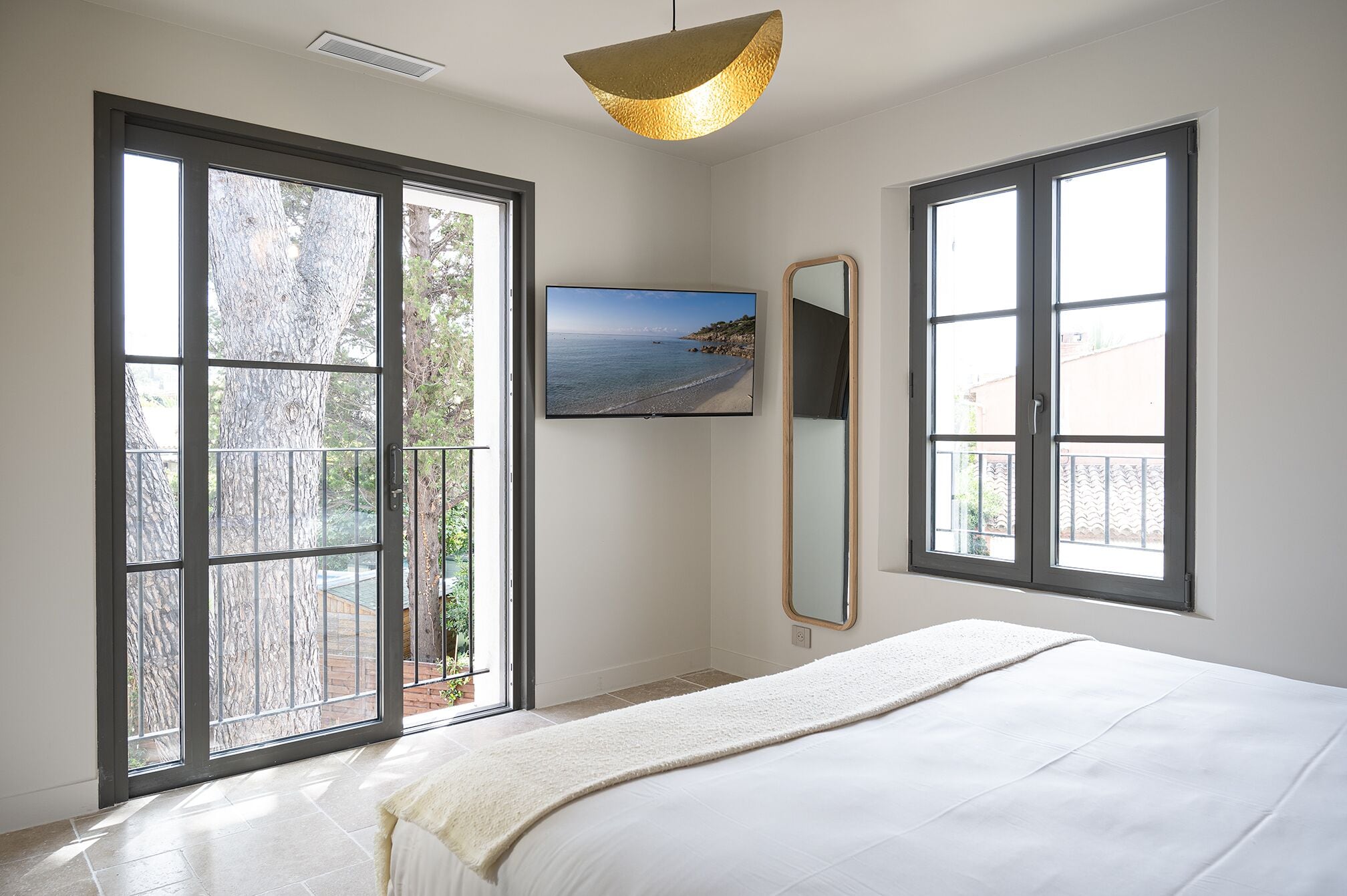 Elite Room | Premium bedding, in-room safe, free WiFi, bed sheets