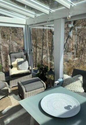 Outdoor dining - Keybutler Modern Apartment Eidshaven (Kristiansand)
