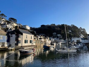 Marina - Stunning Views of Polperro Harbour from this Waterfront Cottage. Free Parking. (Polperro)
