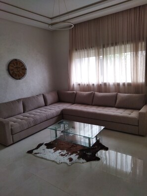 TV - Apartment (Bouznika)