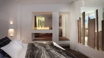 Literie de qualité, lit avec matelas à plateau-coussin, minibar