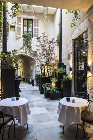 Exterior - Petit Hôtel Confidentiel (Chambery)