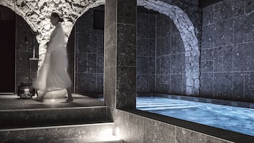 Couples treatment room(s), body treatments, body scrubs, facials