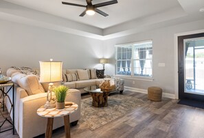 TV, tavolo da ping pong